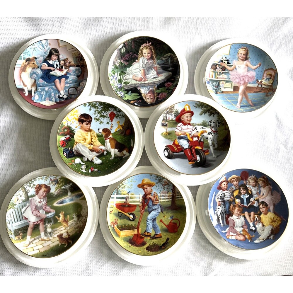 Danbury Mint 'Children of the Week" Collectors 1991 Complete 8 Plate Set - B8431